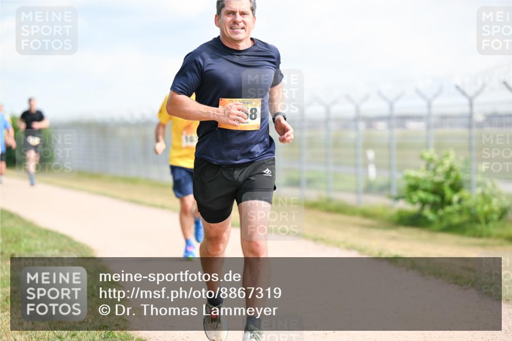 14.09.2025 - Airport Race Dr. Thomas Lammeyer http://msf.ph/oto/8867319 14.09.2025 12:08:30 Laufen 10, 8 meine-sportfotos.de