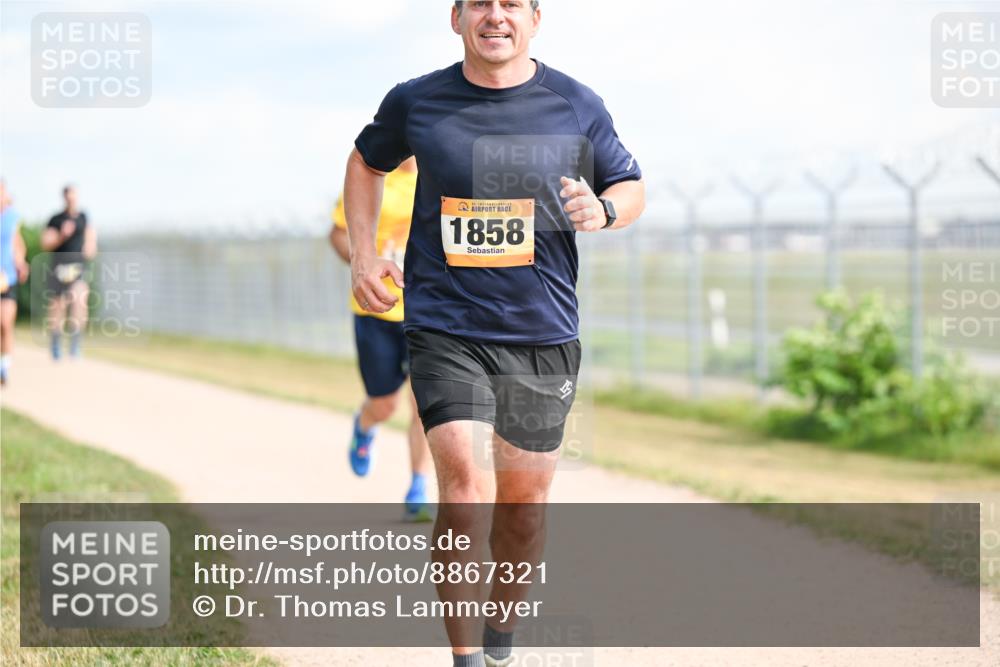 14.09.2025 - Airport Race Dr. Thomas Lammeyer http://msf.ph/oto/8867321 14.09.2025 12:08:31 Laufen 42, 1858 meine-sportfotos.de