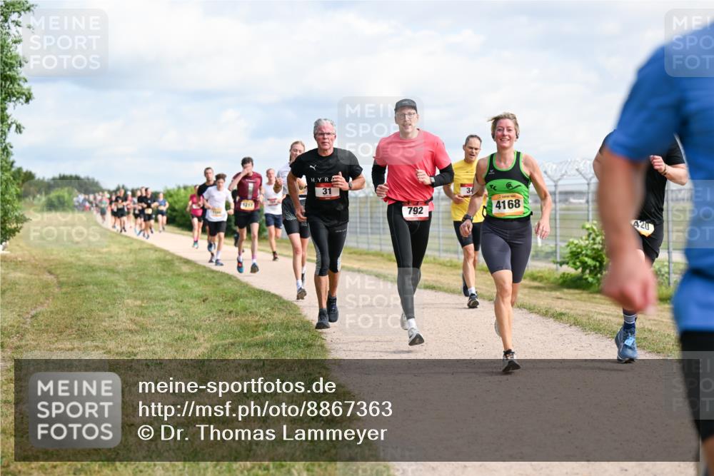 14.09.2025 - Airport Race Dr. Thomas Lammeyer http://msf.ph/oto/8867363 14.09.2025 12:08:39 Laufen 1217, 31, 792, 4168, 420 meine-sportfotos.de