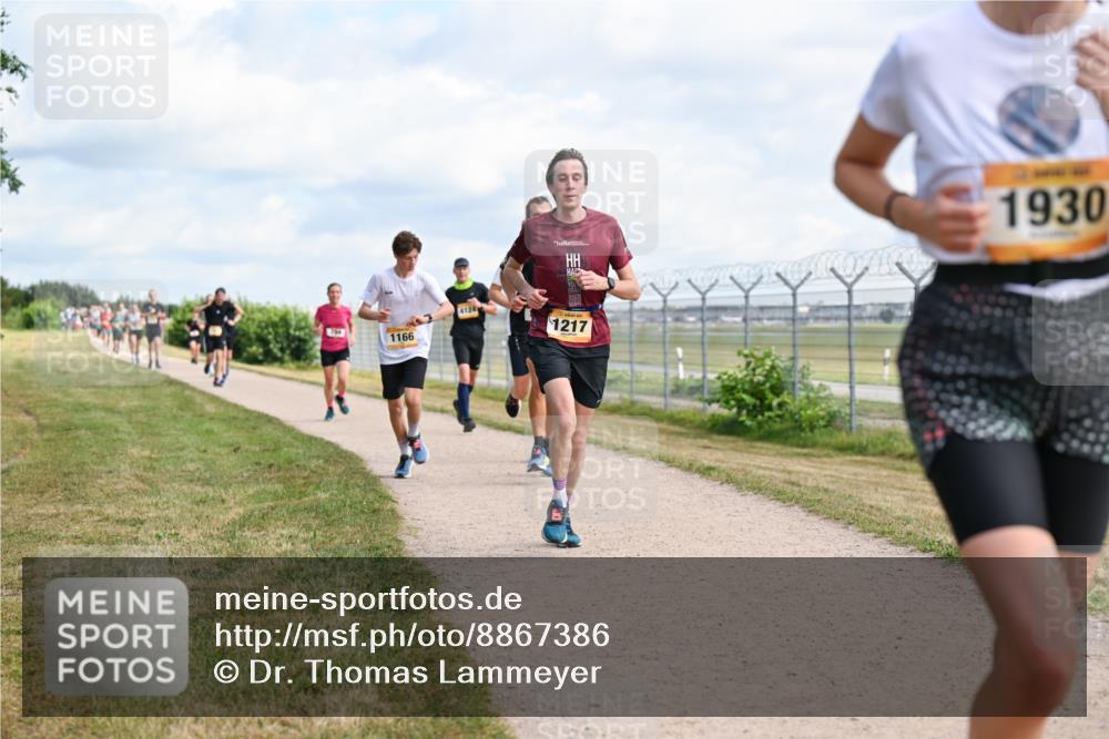 14.09.2025 - Airport Race Dr. Thomas Lammeyer http://msf.ph/oto/8867386 14.09.2025 12:08:44 Laufen 1930, 1166, 4124, 1217 meine-sportfotos.de