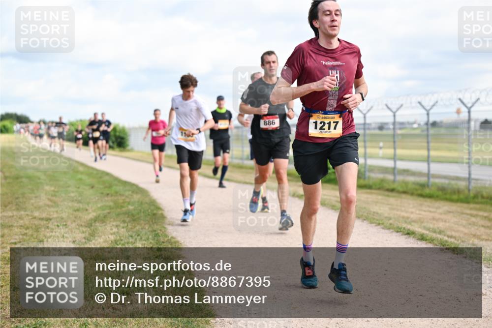 14.09.2025 - Airport Race Dr. Thomas Lammeyer http://msf.ph/oto/8867395 14.09.2025 12:08:45 Laufen 886, 1217 meine-sportfotos.de