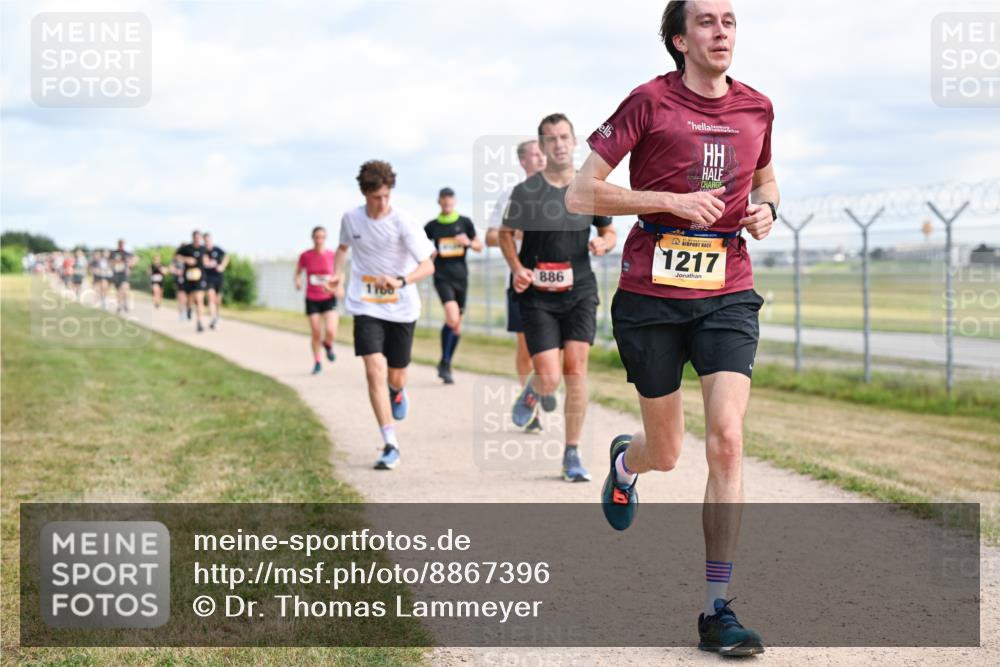 14.09.2025 - Airport Race Dr. Thomas Lammeyer http://msf.ph/oto/8867396 14.09.2025 12:08:46 Laufen 886, 1217 meine-sportfotos.de