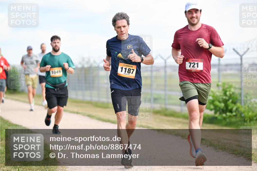 14.09.2025 - Airport Race Dr. Thomas Lammeyer http://msf.ph/oto/8867474 14.09.2025 12:09:03 Laufen 1049, 1187, 721 meine-sportfotos.de