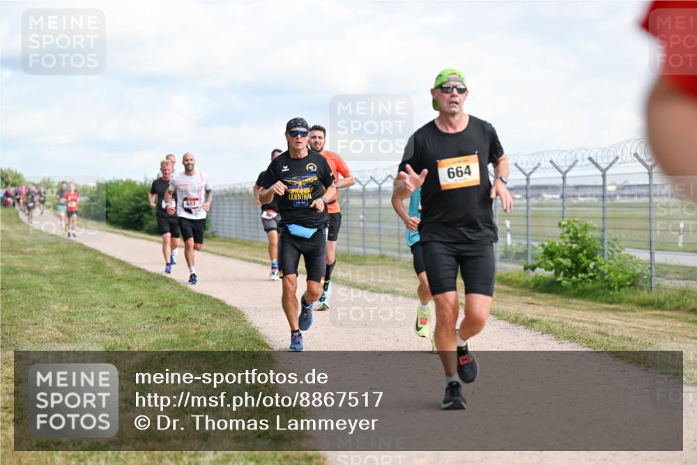 14.09.2025 - Airport Race Dr. Thomas Lammeyer http://msf.ph/oto/8867517 14.09.2025 12:09:12 Laufen 664, 683 meine-sportfotos.de
