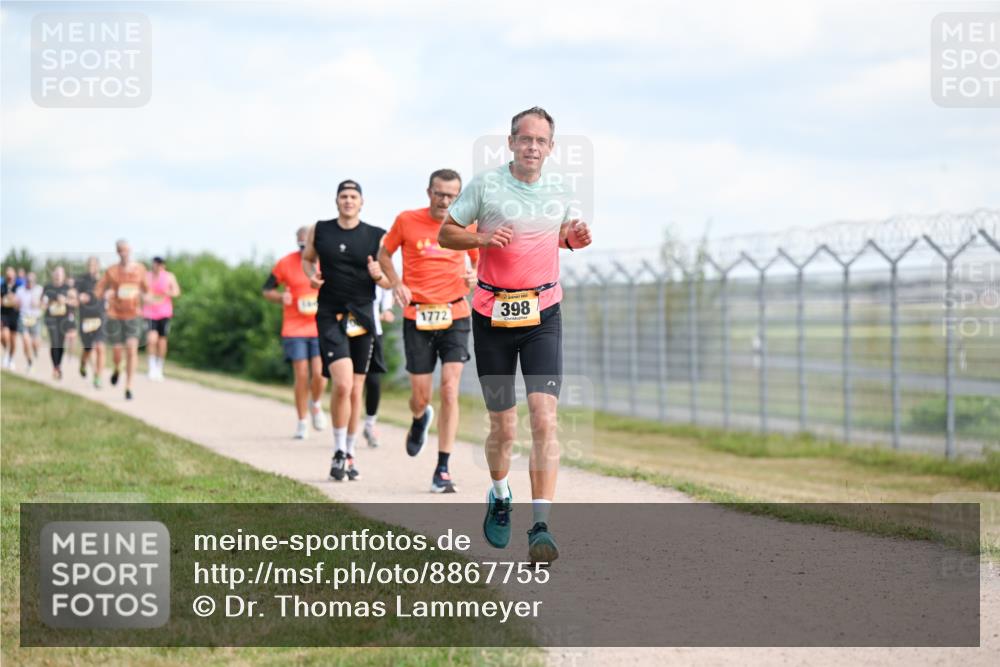 14.09.2025 - Airport Race Dr. Thomas Lammeyer http://msf.ph/oto/8867755 14.09.2025 12:10:08 Laufen 1772, 398 meine-sportfotos.de