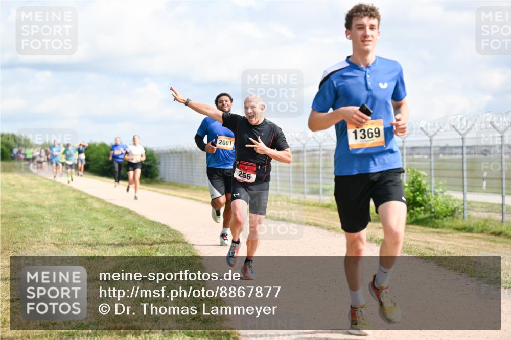 14.09.2025 - Airport Race Dr. Thomas Lammeyer http://msf.ph/oto/8867877 14.09.2025 12:10:32 Laufen 2001, 255, 1369 meine-sportfotos.de