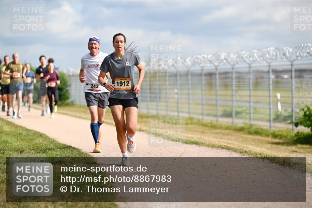 14.09.2025 - Airport Race Dr. Thomas Lammeyer http://msf.ph/oto/8867983 14.09.2025 12:10:53 Laufen 243, 1912 meine-sportfotos.de