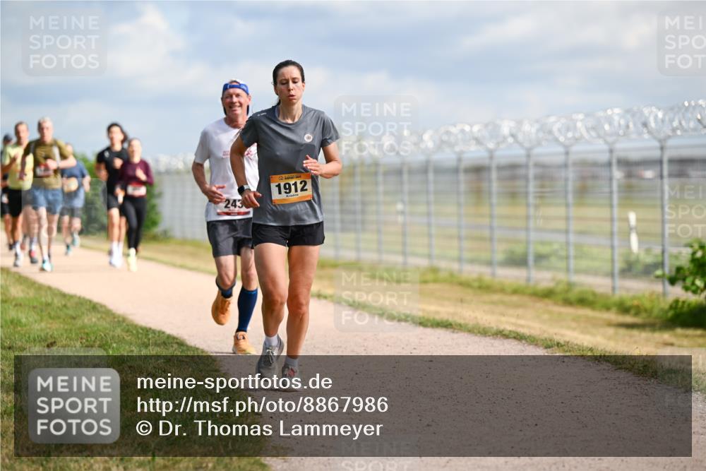 14.09.2025 - Airport Race Dr. Thomas Lammeyer http://msf.ph/oto/8867986 14.09.2025 12:10:54 Laufen 243, 1912 meine-sportfotos.de