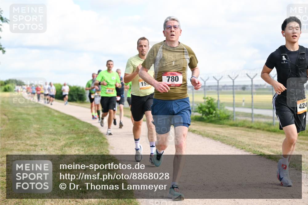 14.09.2025 - Airport Race Dr. Thomas Lammeyer http://msf.ph/oto/8868028 14.09.2025 12:11:02 Laufen 15, 780, 424 meine-sportfotos.de