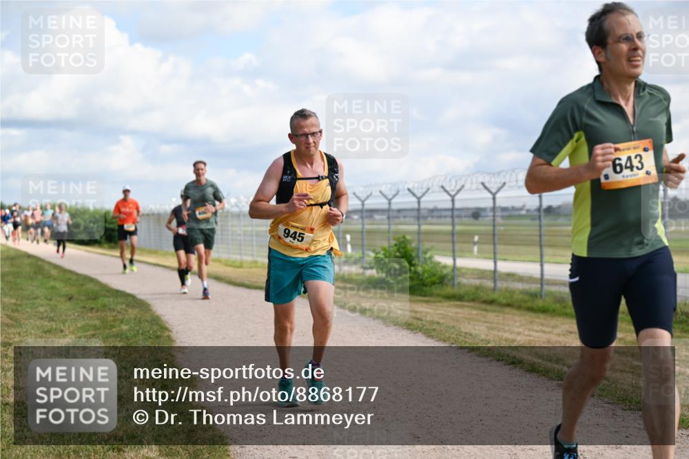 14.09.2025 - Airport Race Dr. Thomas Lammeyer http://msf.ph/oto/8868177 14.09.2025 12:11:28 Laufen 643, 4001, 945 meine-sportfotos.de