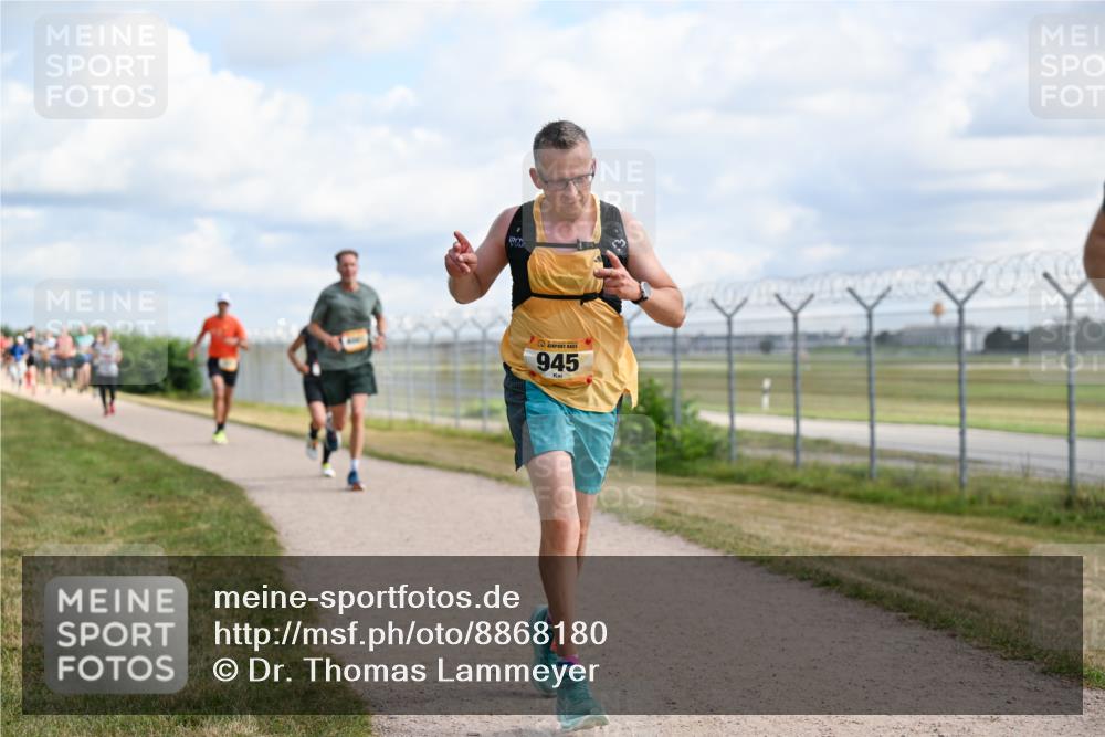 14.09.2025 - Airport Race Dr. Thomas Lammeyer http://msf.ph/oto/8868180 14.09.2025 12:11:28 Laufen 945 meine-sportfotos.de