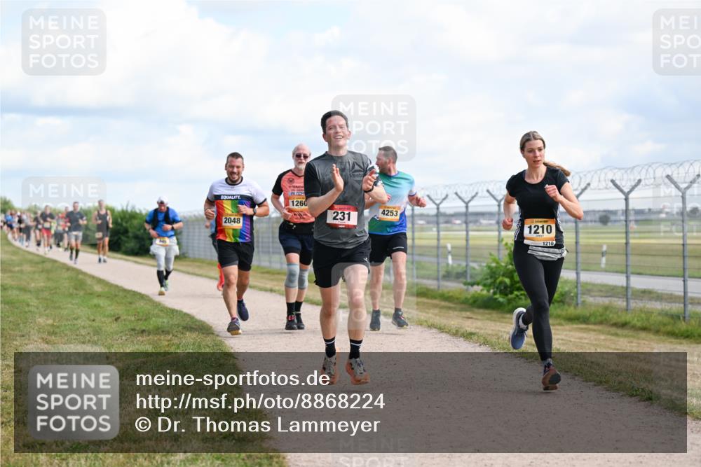 14.09.2025 - Airport Race Dr. Thomas Lammeyer http://msf.ph/oto/8868224 14.09.2025 12:11:42 Laufen 2048, 1260, 4253, 231, 1210, 1210 meine-sportfotos.de