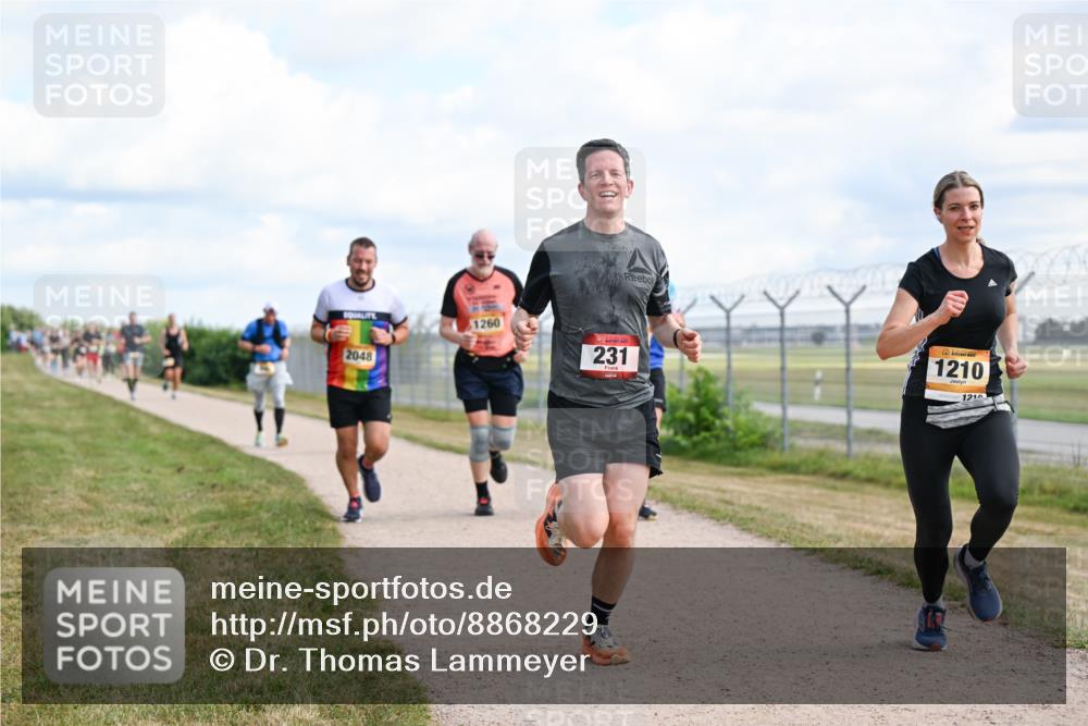 14.09.2025 - Airport Race Dr. Thomas Lammeyer http://msf.ph/oto/8868229 14.09.2025 12:11:42 Laufen 2048, 1260, 231, 1210, 1210 meine-sportfotos.de