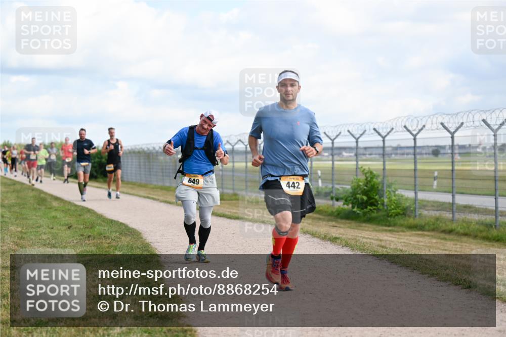 14.09.2025 - Airport Race Dr. Thomas Lammeyer http://msf.ph/oto/8868254 14.09.2025 12:11:47 Laufen 649, 442 meine-sportfotos.de