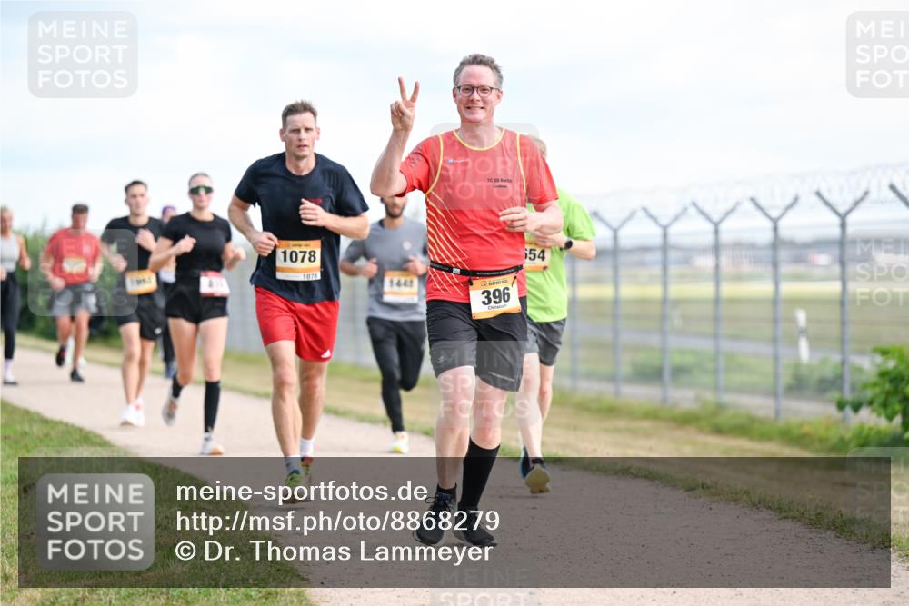 14.09.2025 - Airport Race Dr. Thomas Lammeyer http://msf.ph/oto/8868279 14.09.2025 12:11:57 Laufen 1078, 1078, 1441, 69, 396, 654 meine-sportfotos.de