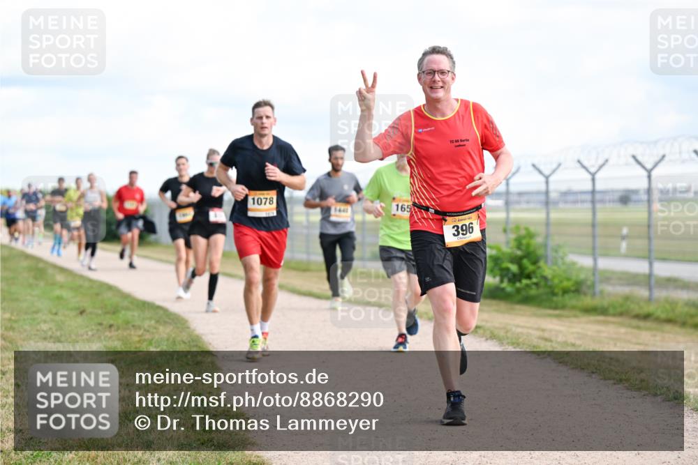 14.09.2025 - Airport Race Dr. Thomas Lammeyer http://msf.ph/oto/8868290 14.09.2025 12:11:58 Laufen 69, 1078, 165, 396 meine-sportfotos.de