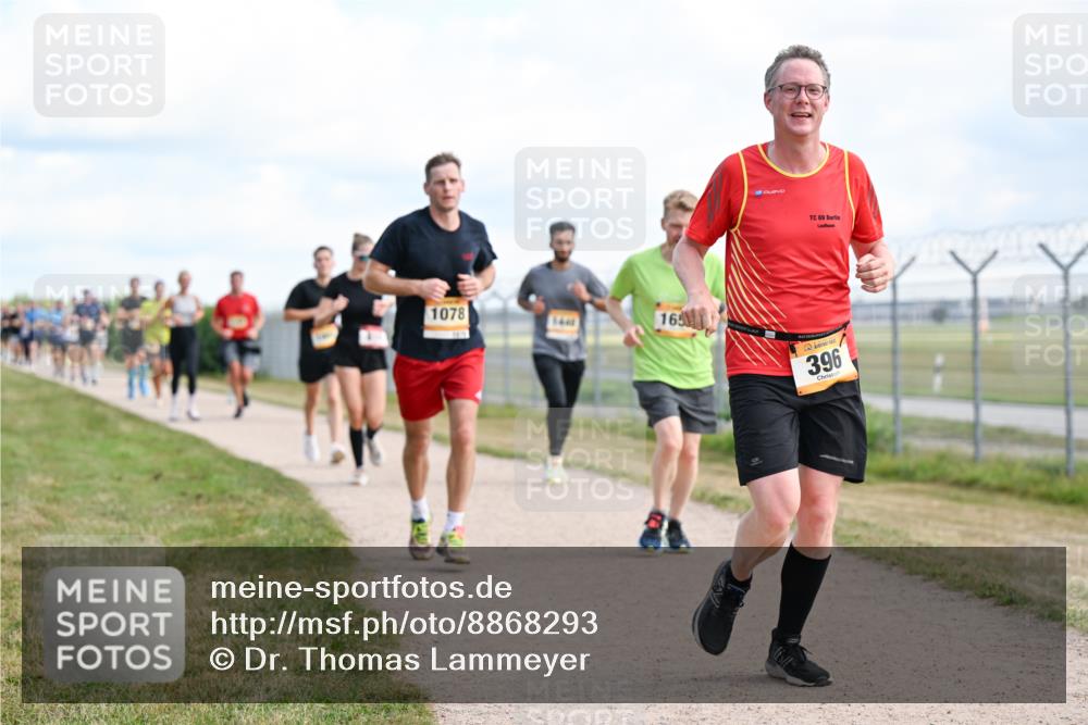 14.09.2025 - Airport Race Dr. Thomas Lammeyer http://msf.ph/oto/8868293 14.09.2025 12:11:59 Laufen 69, 1078, 165, 396 meine-sportfotos.de
