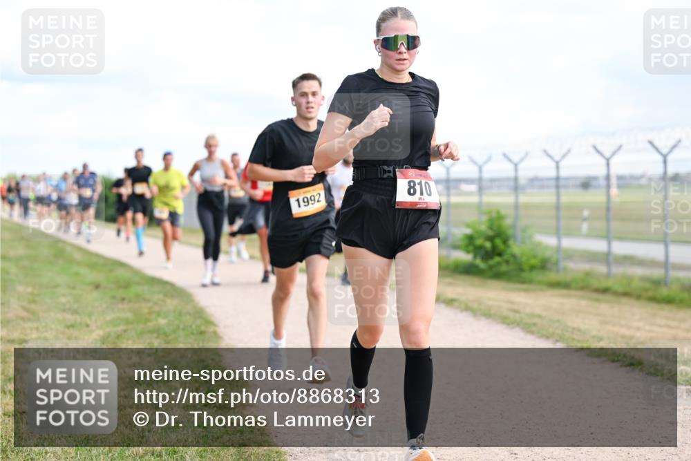14.09.2025 - Airport Race Dr. Thomas Lammeyer http://msf.ph/oto/8868313 14.09.2025 12:12:02 Laufen 1992, 810 meine-sportfotos.de