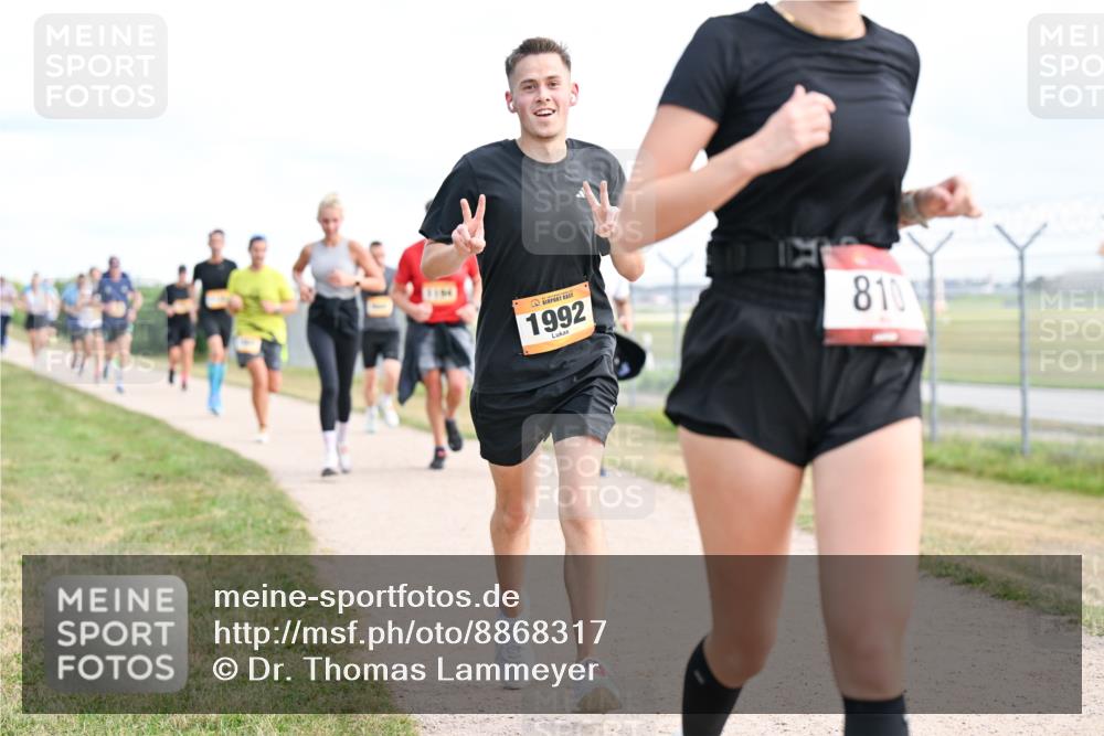 14.09.2025 - Airport Race Dr. Thomas Lammeyer http://msf.ph/oto/8868317 14.09.2025 12:12:03 Laufen 1992, 810 meine-sportfotos.de