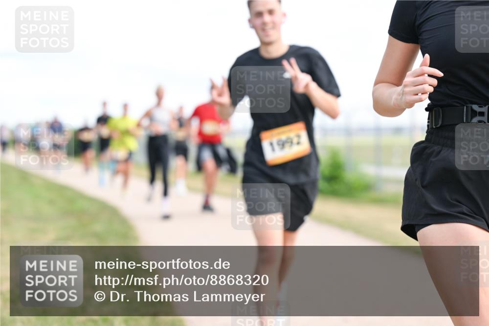 14.09.2025 - Airport Race Dr. Thomas Lammeyer http://msf.ph/oto/8868320 14.09.2025 12:12:03 Laufen 1992 meine-sportfotos.de