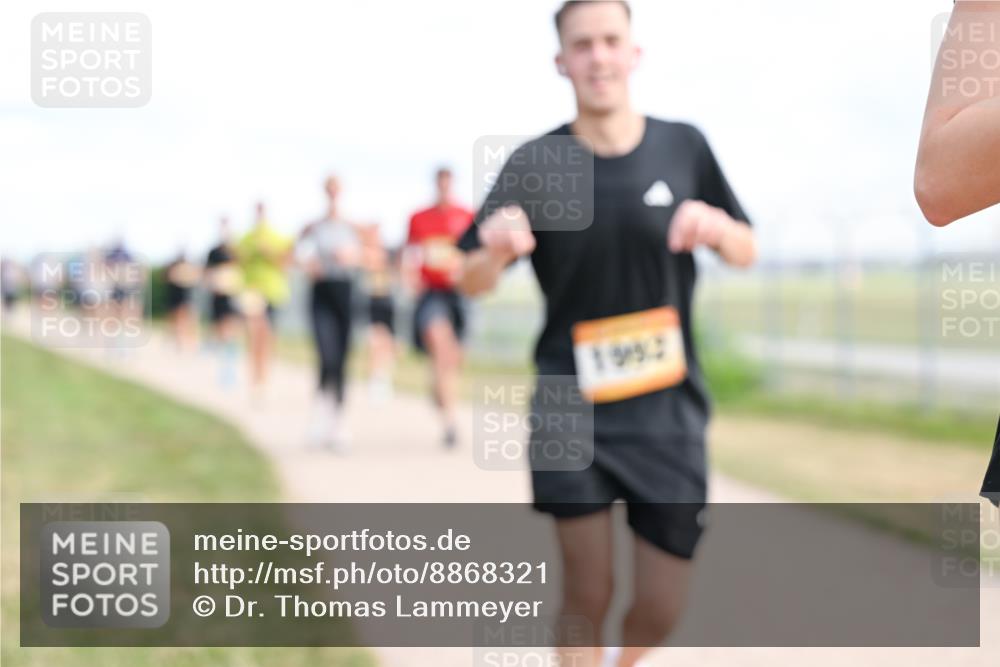 14.09.2025 - Airport Race Dr. Thomas Lammeyer http://msf.ph/oto/8868321 14.09.2025 12:12:04 Laufen 1992 meine-sportfotos.de