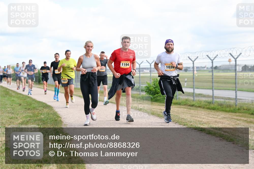 14.09.2025 - Airport Race Dr. Thomas Lammeyer http://msf.ph/oto/8868326 14.09.2025 12:12:05 Laufen 1955, 4068, 1194, 1039 meine-sportfotos.de