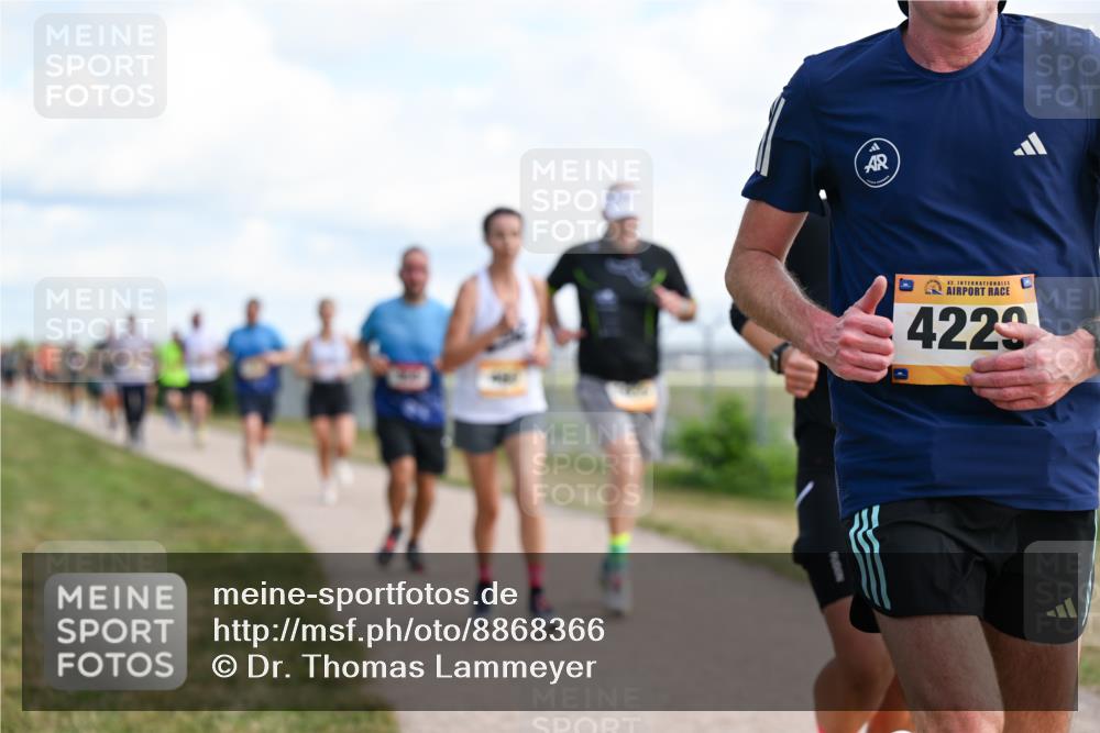 14.09.2025 - Airport Race Dr. Thomas Lammeyer http://msf.ph/oto/8868366 14.09.2025 12:12:12 Laufen 42, 4229 meine-sportfotos.de