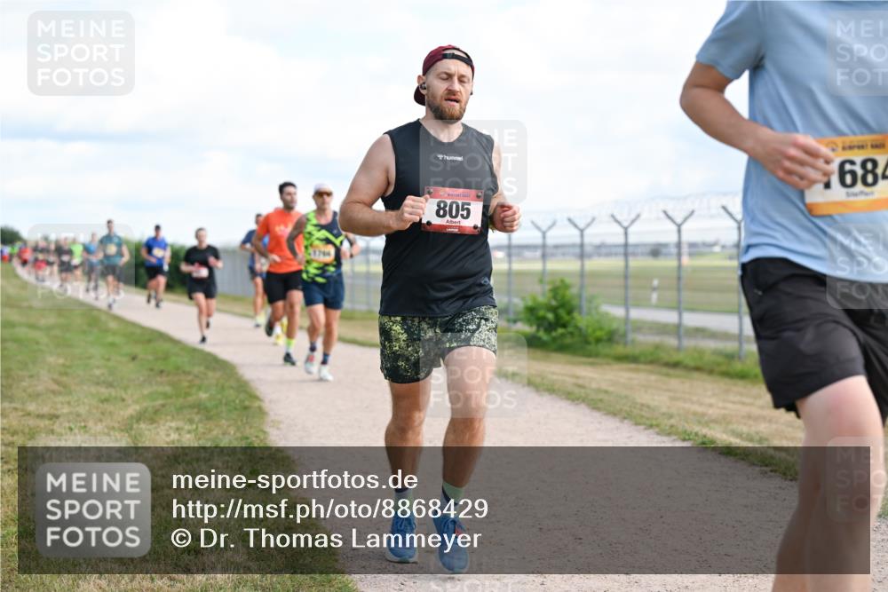 14.09.2025 - Airport Race Dr. Thomas Lammeyer http://msf.ph/oto/8868429 14.09.2025 12:12:26 Laufen 1704, 805, 684 meine-sportfotos.de