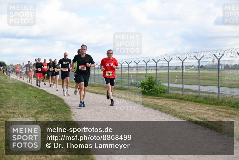 14.09.2025 - Airport Race Dr. Thomas Lammeyer http://msf.ph/oto/8868499 14.09.2025 12:12:40 Laufen 2104, 4235, 245, 1458 meine-sportfotos.de