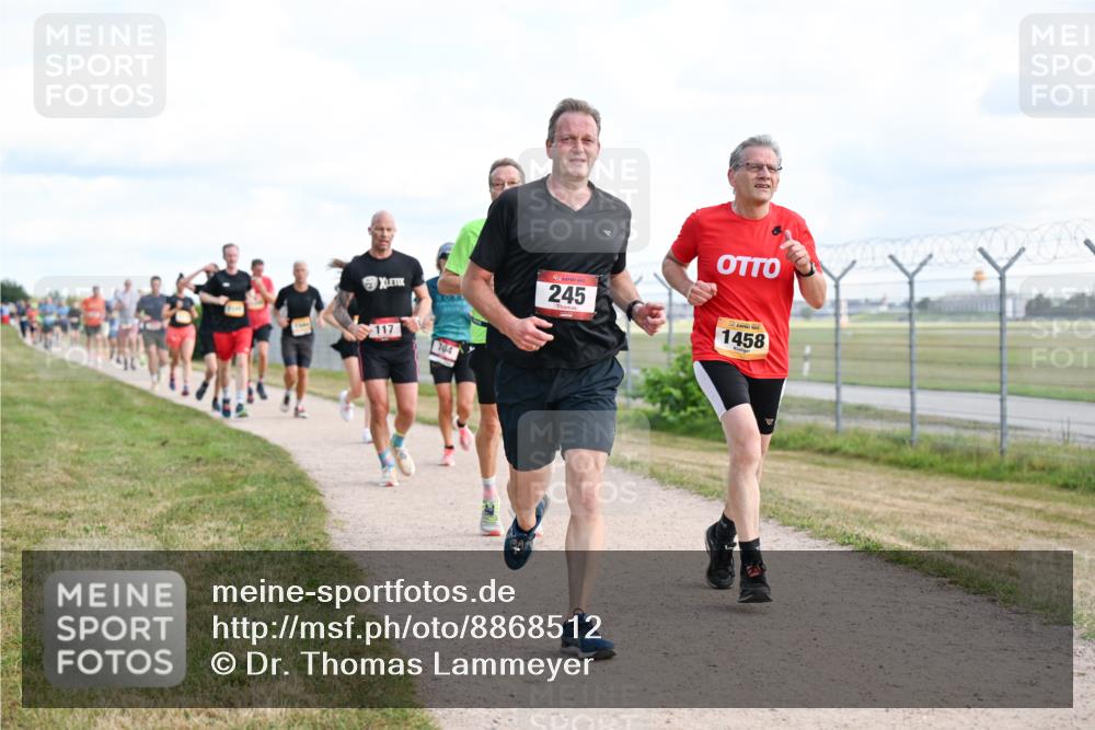 14.09.2025 - Airport Race Dr. Thomas Lammeyer http://msf.ph/oto/8868512 14.09.2025 12:12:42 Laufen 117, 201, 704, 245, 1458 meine-sportfotos.de