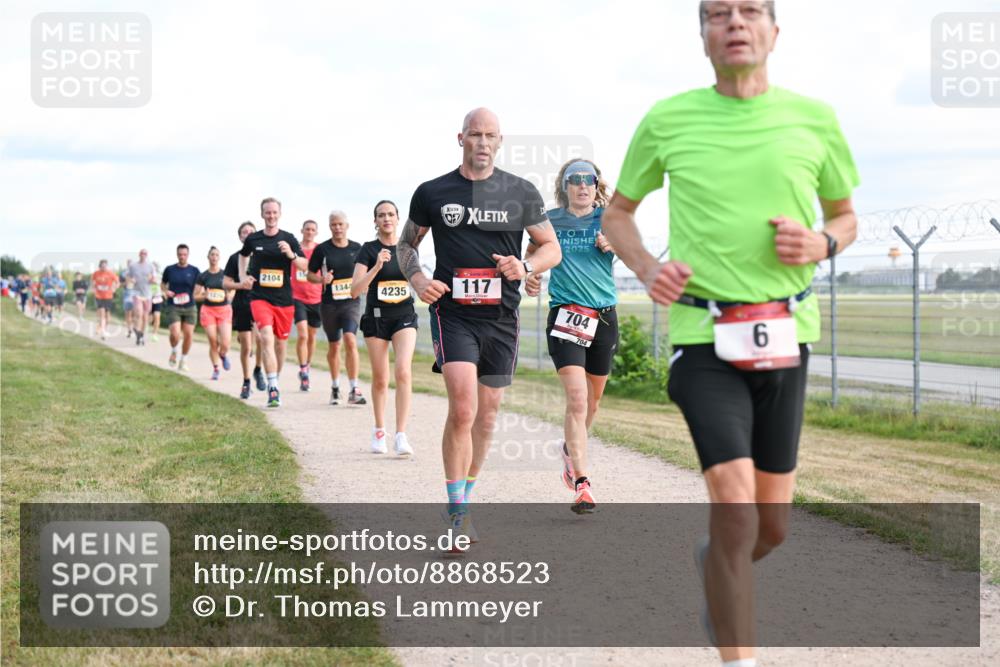 14.09.2025 - Airport Race Dr. Thomas Lammeyer http://msf.ph/oto/8868523 14.09.2025 12:12:44 Laufen 2104, 1344, 4235, 2025, 117, 704, 704, 6 meine-sportfotos.de