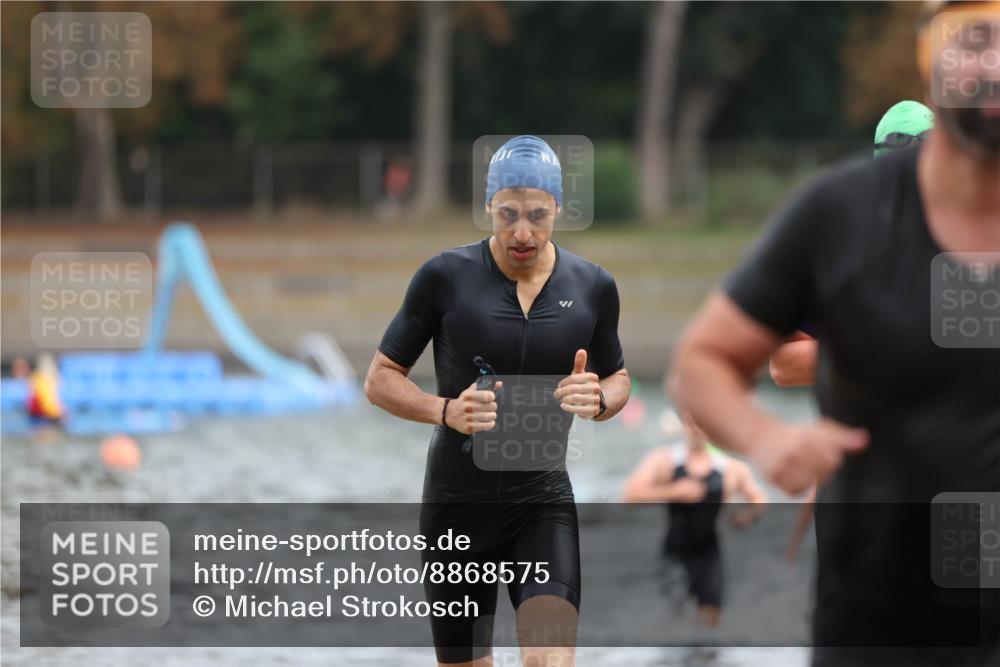 14.09.2025 - Stadtparktriathlon Michael Strokosch http://msf.ph/oto/8868575 14.09.2025 10:32:56 Schwimmen 750, 776, 786, 802, 821 meine-sportfotos.de