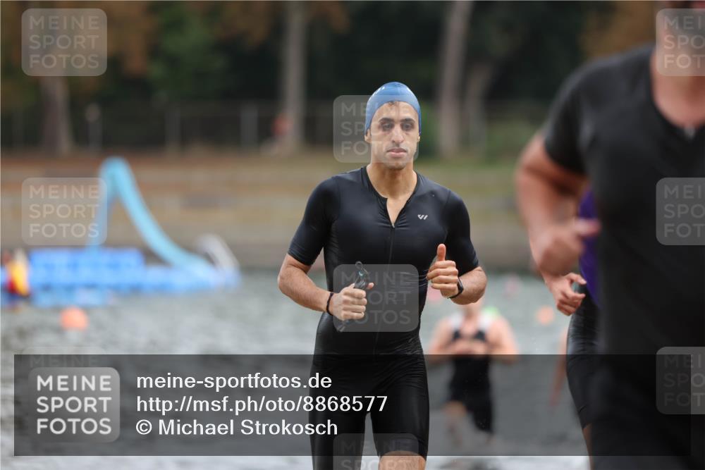 14.09.2025 - Stadtparktriathlon Michael Strokosch http://msf.ph/oto/8868577 14.09.2025 10:32:57 Schwimmen 750, 786, 802, 821 meine-sportfotos.de