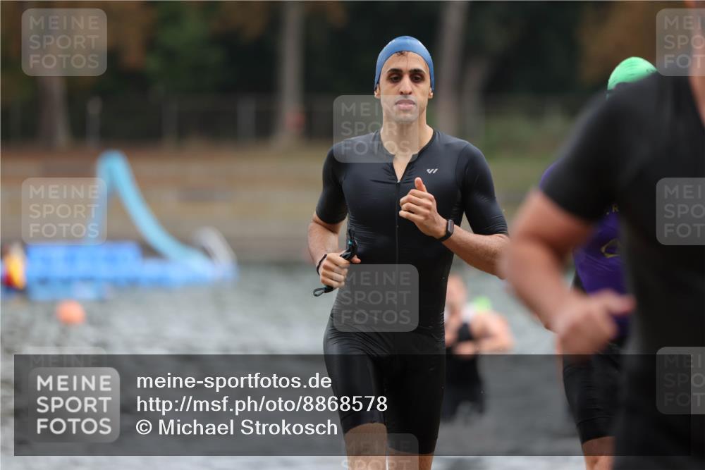 14.09.2025 - Stadtparktriathlon Michael Strokosch http://msf.ph/oto/8868578 14.09.2025 10:32:57 Schwimmen 750, 786, 802, 821 meine-sportfotos.de
