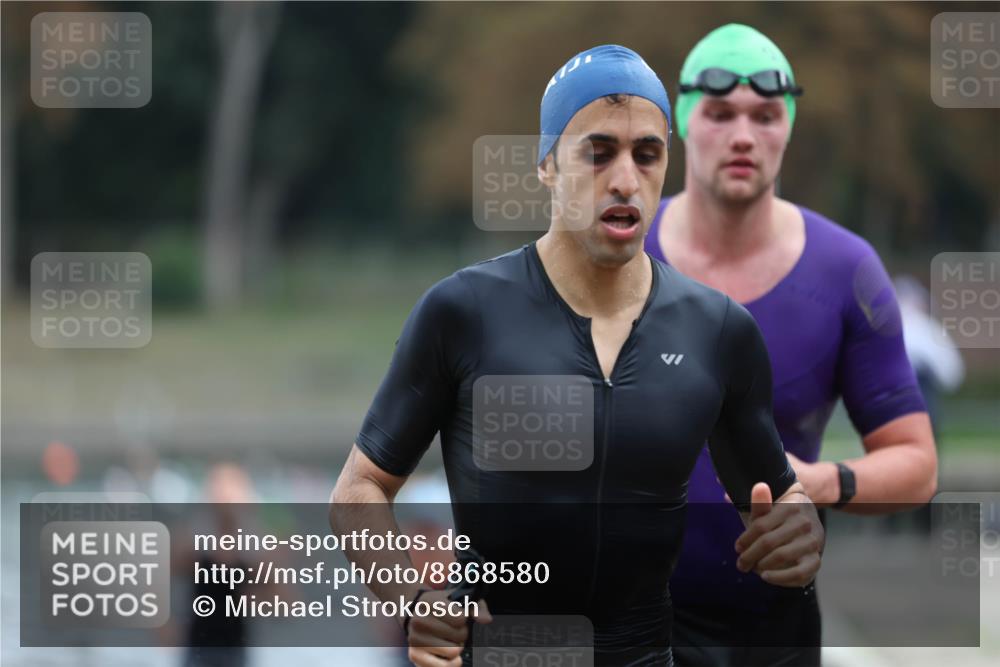 14.09.2025 - Stadtparktriathlon Michael Strokosch http://msf.ph/oto/8868580 14.09.2025 10:32:58 Schwimmen 750, 786, 802, 821 meine-sportfotos.de