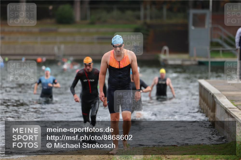 14.09.2025 - Stadtparktriathlon Michael Strokosch http://msf.ph/oto/8868602 14.09.2025 10:33:06 Schwimmen 739, 750, 779, 787 meine-sportfotos.de