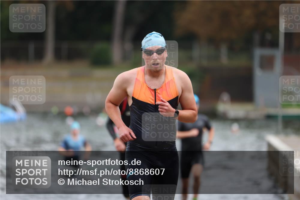 14.09.2025 - Stadtparktriathlon Michael Strokosch http://msf.ph/oto/8868607 14.09.2025 10:33:09 Schwimmen 739, 779, 787, 790, 807 meine-sportfotos.de