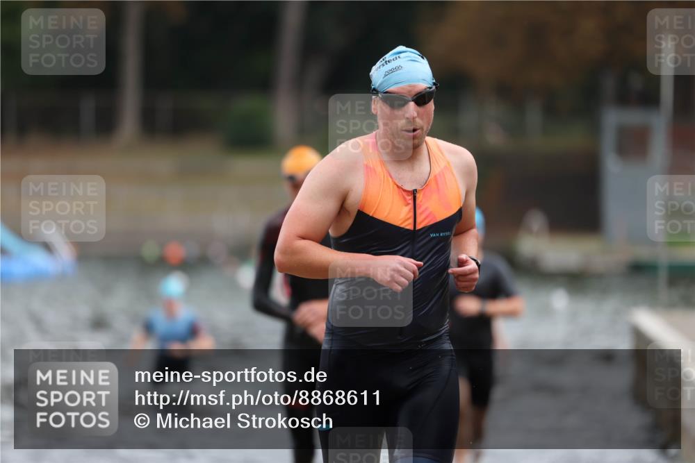 14.09.2025 - Stadtparktriathlon Michael Strokosch http://msf.ph/oto/8868611 14.09.2025 10:33:10 Schwimmen 739, 779, 787, 790, 807 meine-sportfotos.de