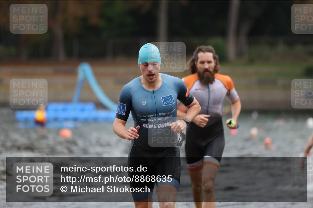 14.09.2025 - Stadtparktriathlon Michael Strokosch http://msf.ph/oto/8868635 14.09.2025 10:33:19 Schwimmen 790, 792, 807 meine-sportfotos.de