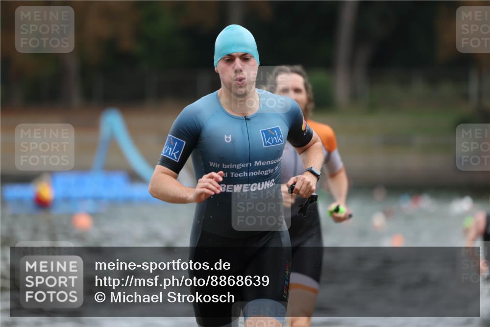 14.09.2025 - Stadtparktriathlon Michael Strokosch http://msf.ph/oto/8868639 14.09.2025 10:33:20 Schwimmen 790, 792, 807 meine-sportfotos.de