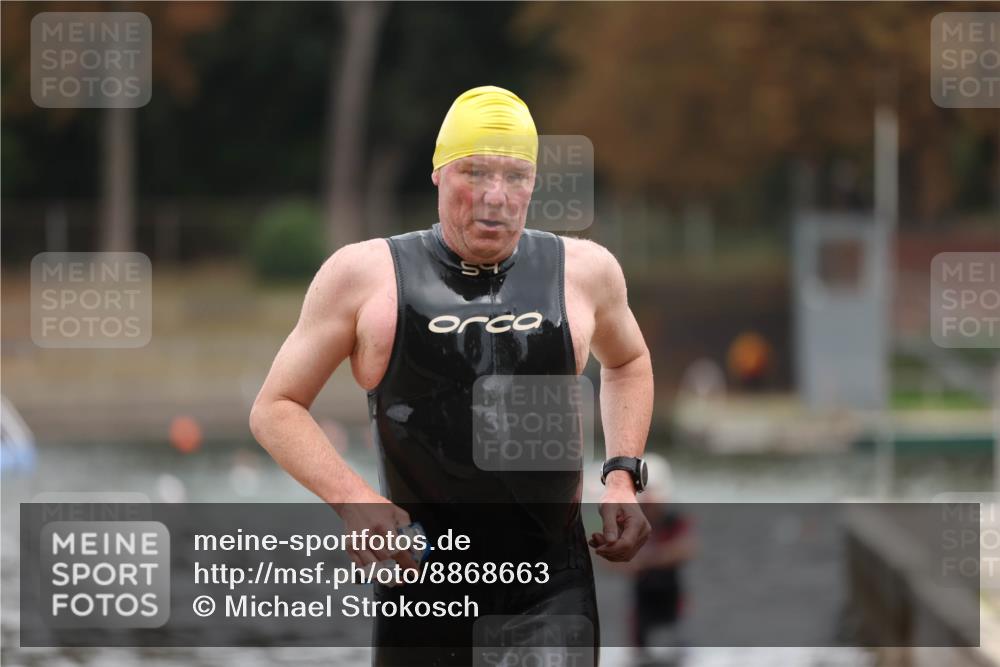 14.09.2025 - Stadtparktriathlon Michael Strokosch http://msf.ph/oto/8868663 14.09.2025 10:33:30 Schwimmen 792, 818 meine-sportfotos.de