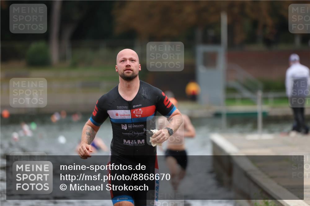 14.09.2025 - Stadtparktriathlon Michael Strokosch http://msf.ph/oto/8868670 14.09.2025 10:33:41 Schwimmen 765, 818 meine-sportfotos.de