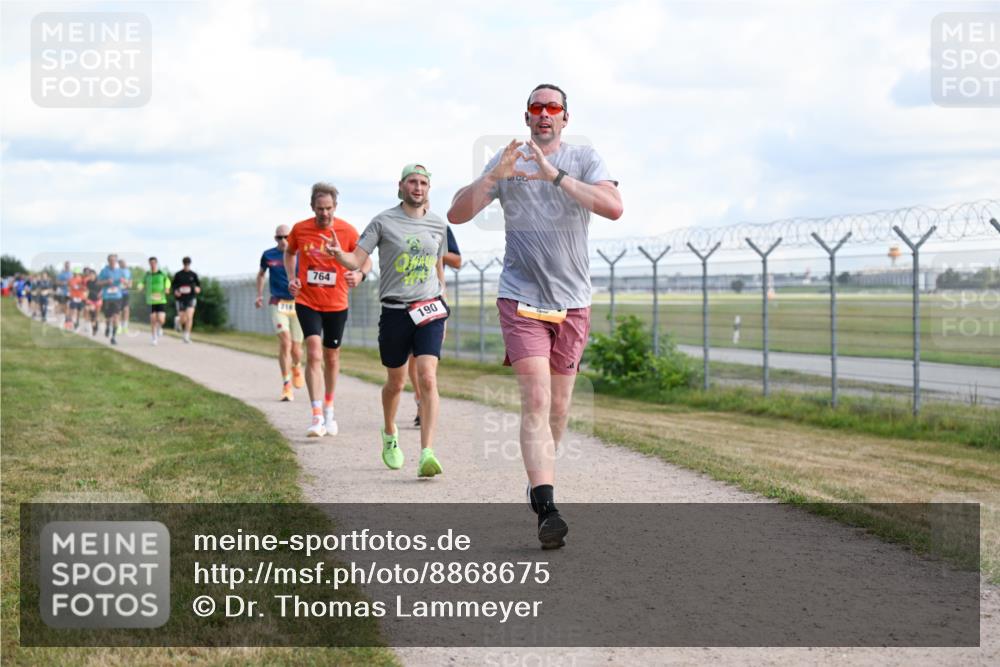 14.09.2025 - Airport Race Dr. Thomas Lammeyer http://msf.ph/oto/8868675 14.09.2025 12:12:54 Laufen 764, 190 meine-sportfotos.de