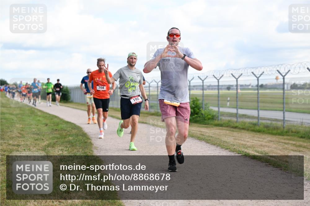 14.09.2025 - Airport Race Dr. Thomas Lammeyer http://msf.ph/oto/8868678 14.09.2025 12:12:54 Laufen 764, 190 meine-sportfotos.de