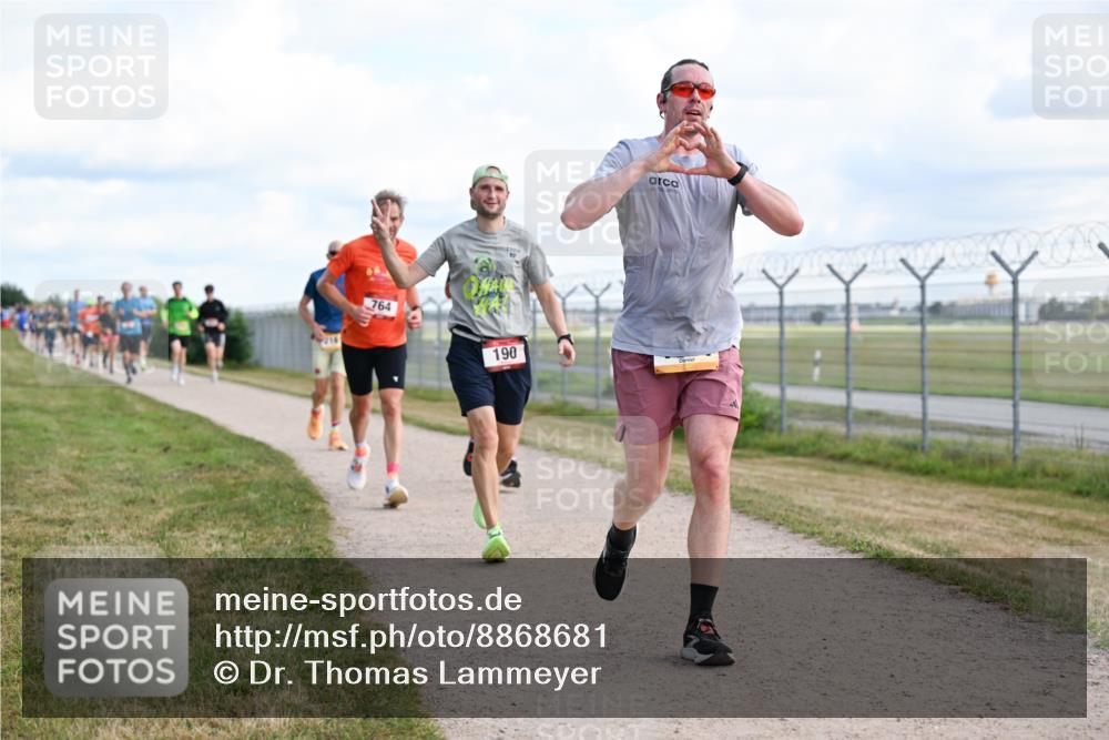 14.09.2025 - Airport Race Dr. Thomas Lammeyer http://msf.ph/oto/8868681 14.09.2025 12:12:54 Laufen 764, 190 meine-sportfotos.de