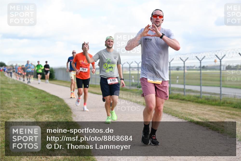 14.09.2025 - Airport Race Dr. Thomas Lammeyer http://msf.ph/oto/8868684 14.09.2025 12:12:54 Laufen 764, 190 meine-sportfotos.de