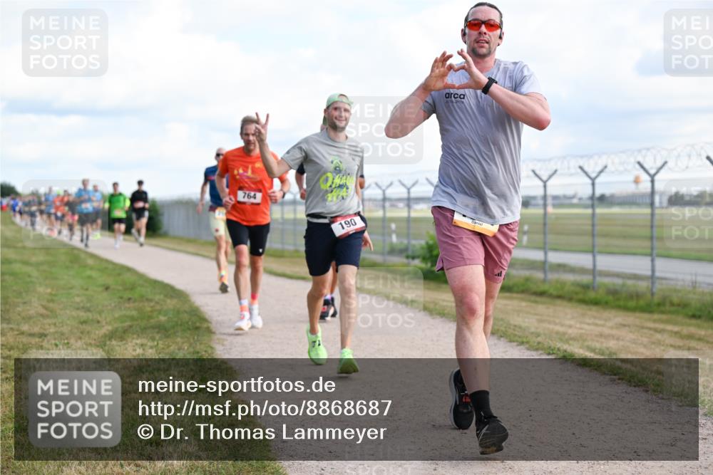 14.09.2025 - Airport Race Dr. Thomas Lammeyer http://msf.ph/oto/8868687 14.09.2025 12:12:54 Laufen 764, 190 meine-sportfotos.de