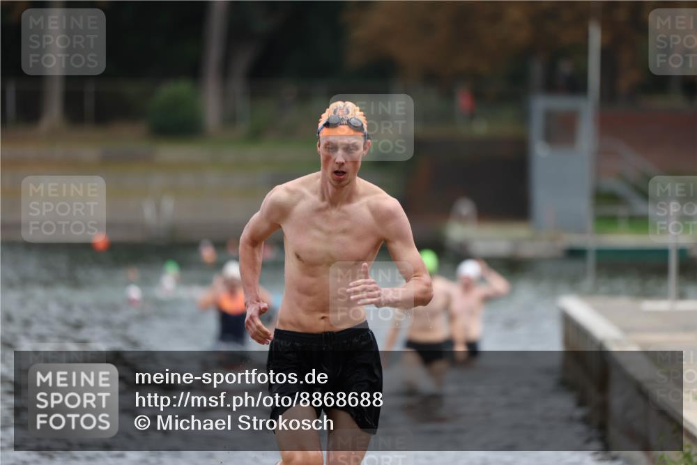 14.09.2025 - Stadtparktriathlon Michael Strokosch http://msf.ph/oto/8868688 14.09.2025 10:33:46 Schwimmen 754, 765, 818 meine-sportfotos.de
