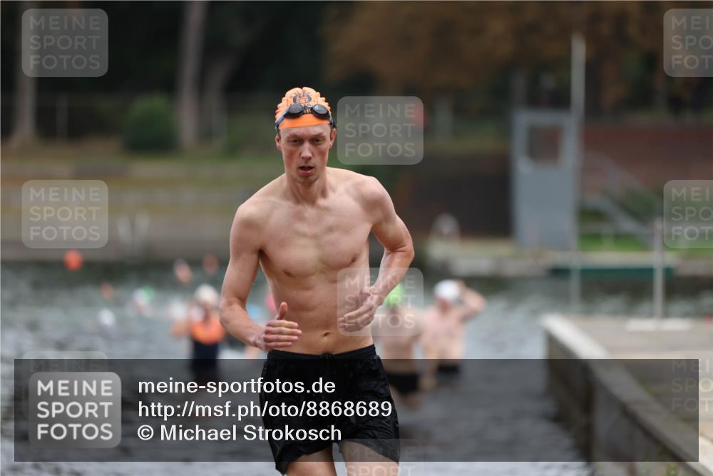 14.09.2025 - Stadtparktriathlon Michael Strokosch http://msf.ph/oto/8868689 14.09.2025 10:33:46 Schwimmen 754, 765, 818 meine-sportfotos.de