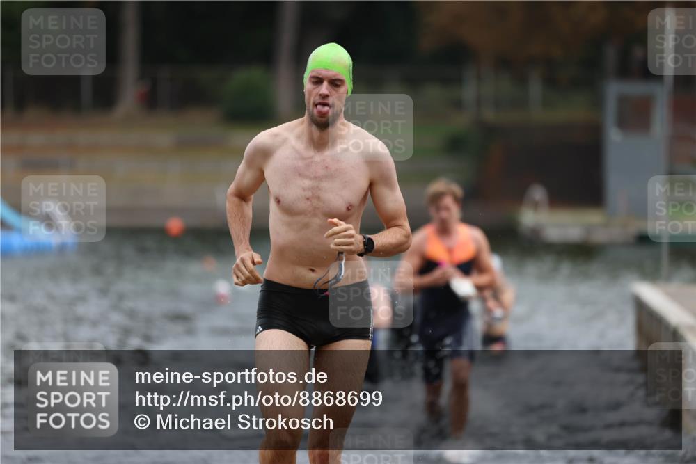 14.09.2025 - Stadtparktriathlon Michael Strokosch http://msf.ph/oto/8868699 14.09.2025 10:33:56 Schwimmen 754, 778, 791, 820 meine-sportfotos.de